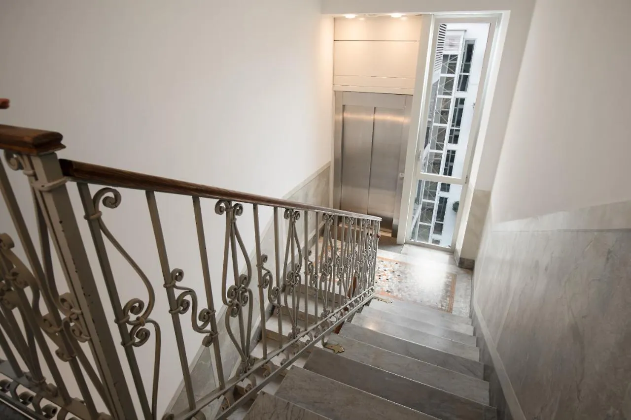 Milano Duomo-Central Station Wifi-Netflix-Metro Apartment Milan