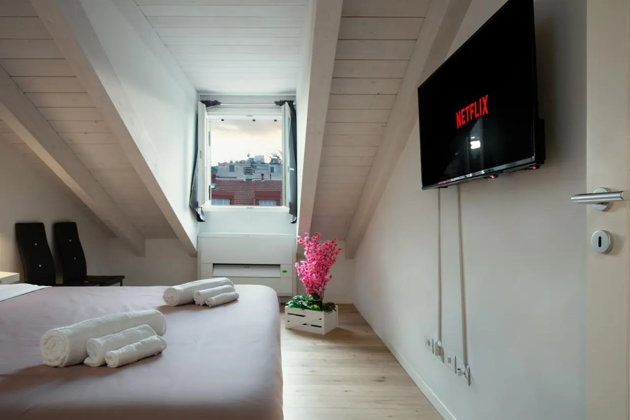 Milano Duomo-Central Station Wifi-Netflix-Metro Italy